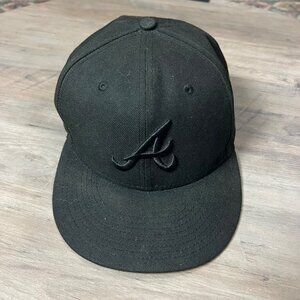 New Era 9Fifty Snapback Black Atlanta Braves Logo Hat Adjustable Flat Brim